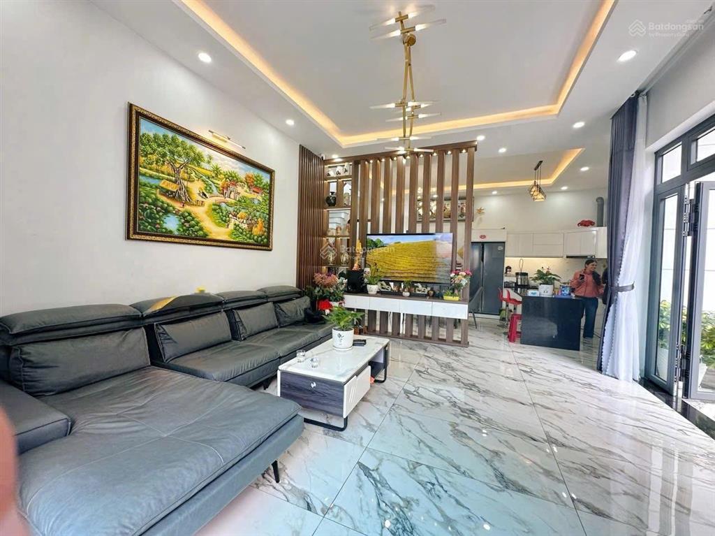Nhà villa giá tốt đường trịnh hoài đức  p11  đà lạt
