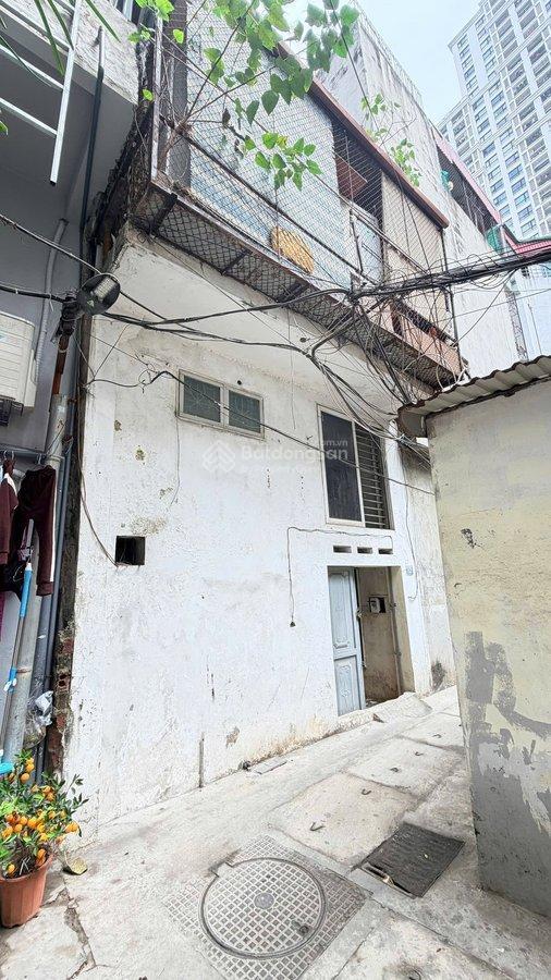 Nguyễn trãi  cự lộc  quan nhân bán đất tặng nhà 2 tầng cũ | ngõ thông | gần sân chơi