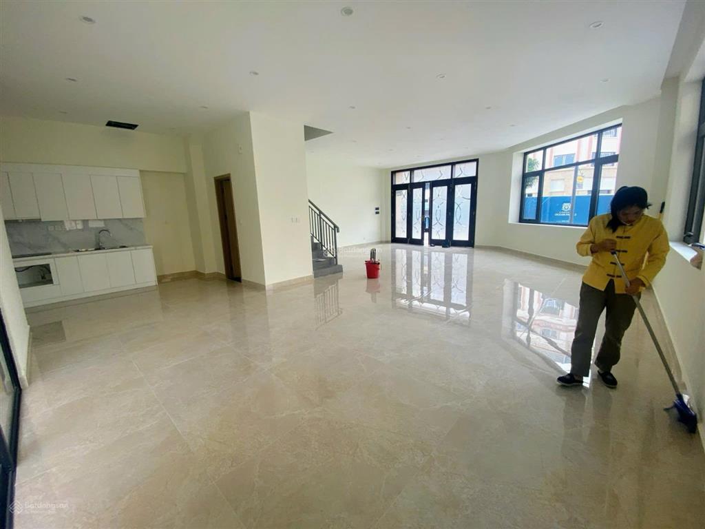 Cần cho thuê căn góc tại vinhomes ocean park 2 phù hợp làm văn phòng hoặc kinh doanh.