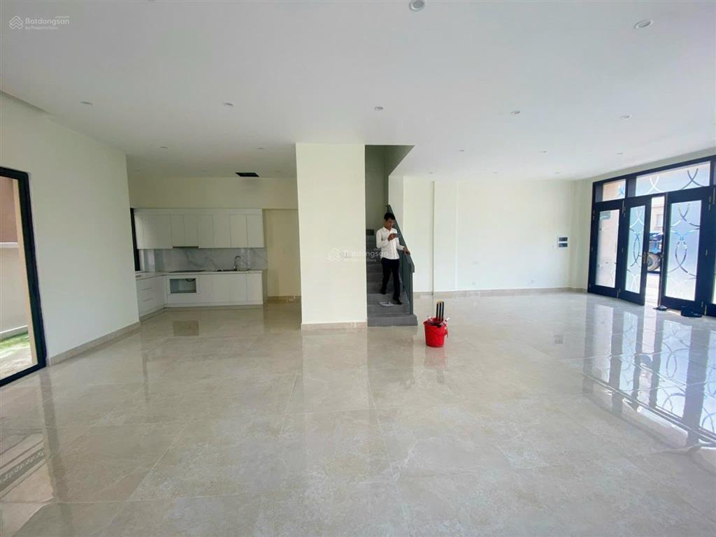 Cần cho thuê căn góc tại vinhomes ocean park 2 phù hợp làm văn phòng hoặc kinh doanh.
