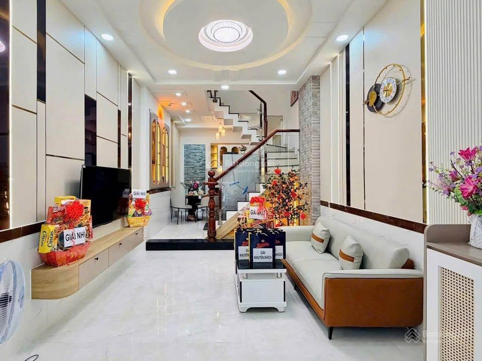 Giảm sâu 650tr  chỉ 4.8 tỷ  mã lò 55m²  hẻm 5m oto  3pn, đẹp ở ngay