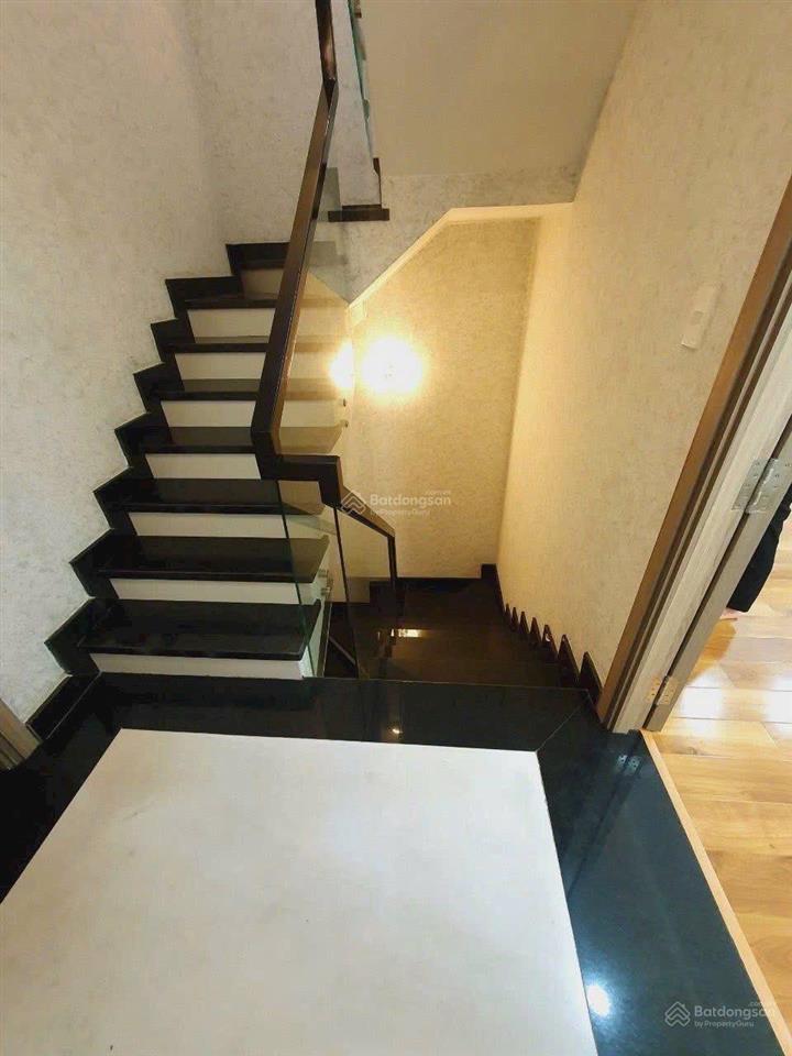 Nhà mới ở ngay  mã lò bình tân  56m2 (4,5mx13m)  3pn hẻm xe hơi  giá 4,65 tỷ