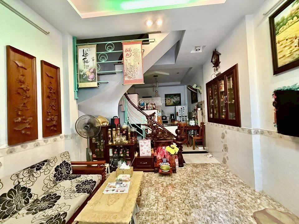 Bán nhà đất mới, 50m2 (4,1x13m), 3pn, 2wc, hxh 5m, đẹp ở ngay, giá 4, 7 tỷ