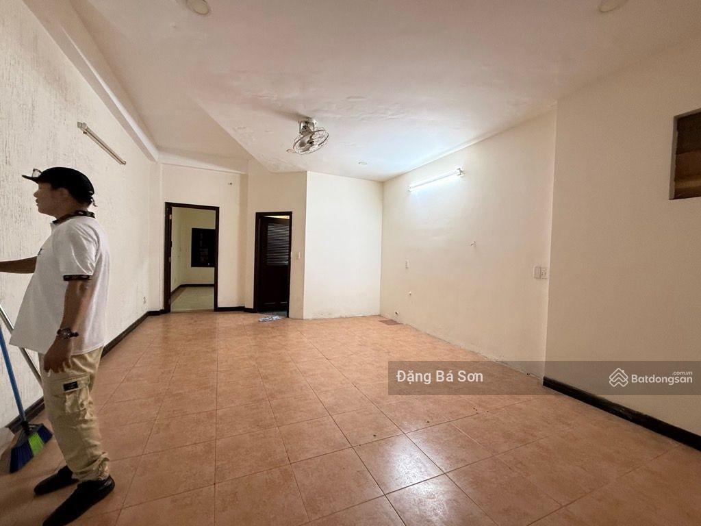 Khu vip sân bay, 4 tầng, 4.6x23m, đường 10m, có lề, nhỉnh 14 tỷ.