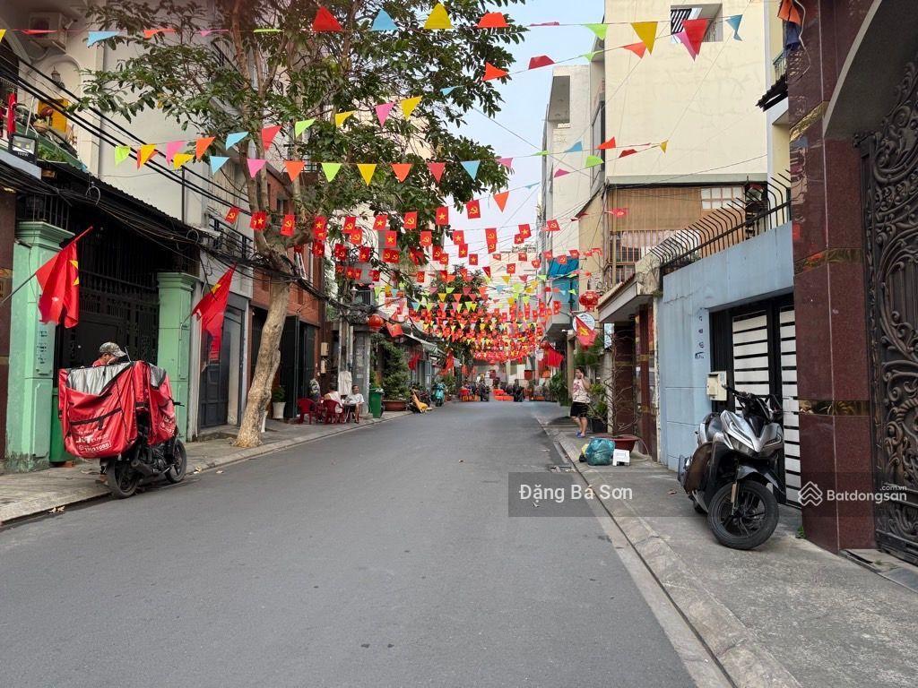 Khu vip sân bay, 4 tầng, 4.6x23m, đường 10m, có lề, nhỉnh 14 tỷ.