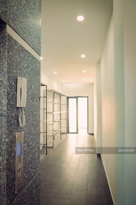 Gấp bán giảm 4 tỷ, 7 tầng, 4x22m, mặt tiền lạc long quân, dòng tiền 75tr/th, chỉ còn 13.4 tỷ