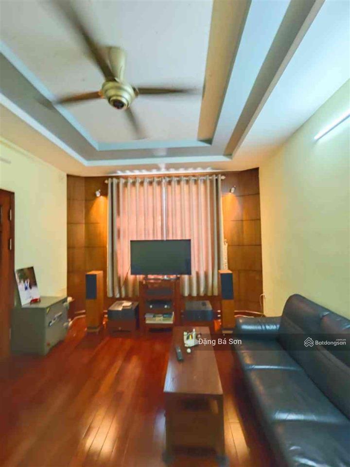 Biệt thự phố lạc long quân, 8x16m, 4 tầng, chỉ nhỉnh 10 tỷ.
