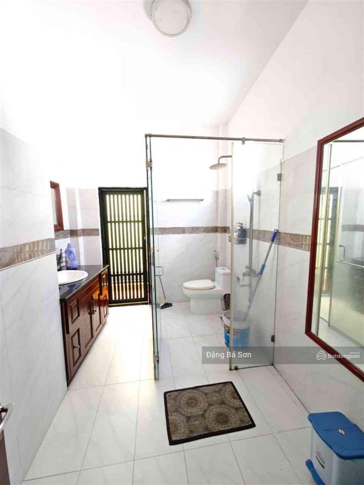 Biệt thự phố lạc long quân, 8x16m, 4 tầng, chỉ nhỉnh 10 tỷ.