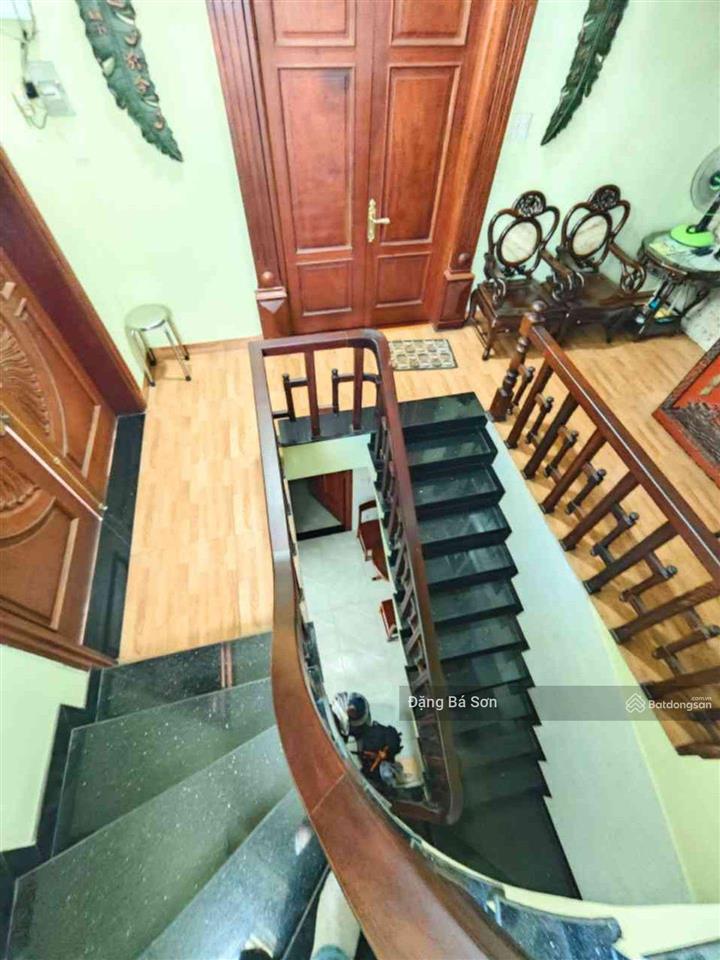 Biệt thự phố lạc long quân, 8x16m, 4 tầng, chỉ nhỉnh 10 tỷ.