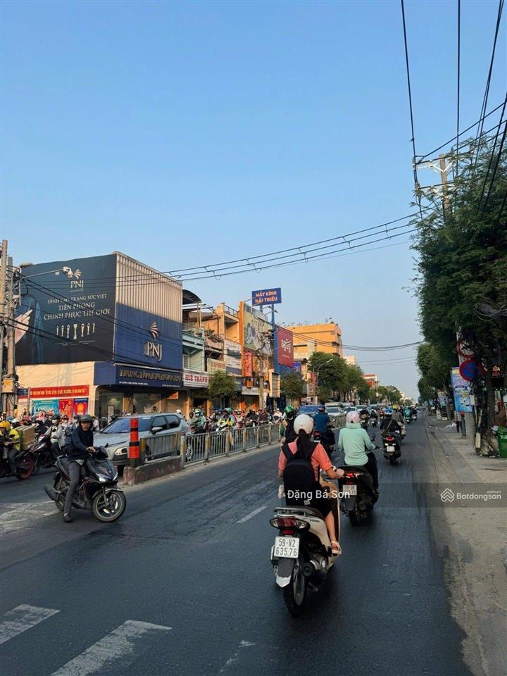Mặt tiền kinh doanh sầm uất, tiềm năng 3 tầng, 4x18m, trường chinh, chỉ 16 tỷ x