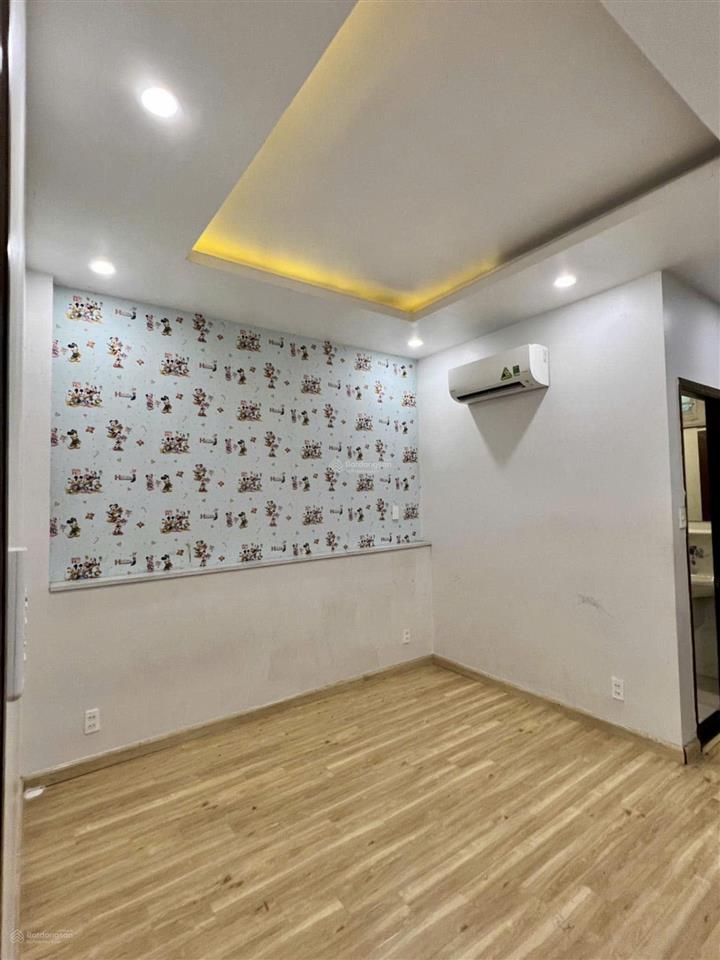 Cho thuê nhà 3 tầng 4pn. 5wc hẻm oto  đường 22 linh đông