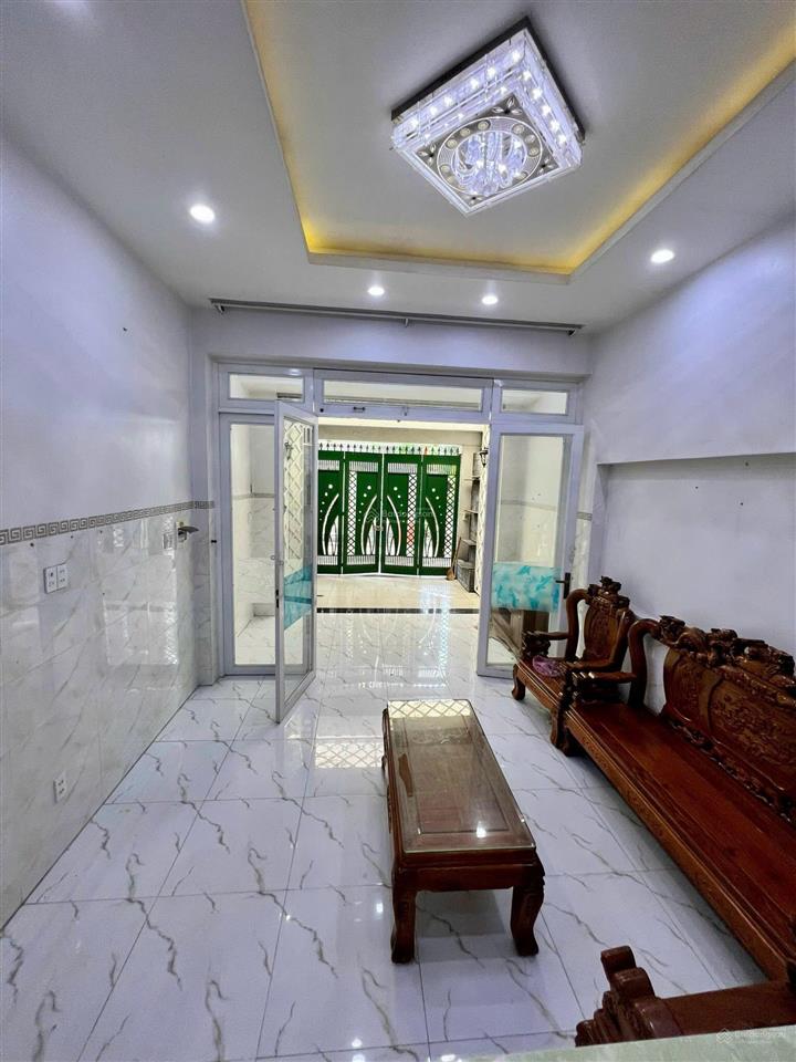 Cho thuê nhà 3 tầng 4pn. 5wc hẻm oto  đường 22 linh đông