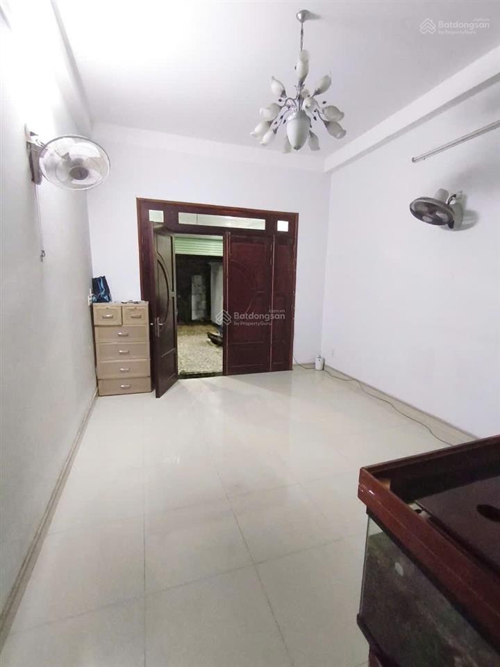 Cho thuê nhà 4pn sân oto  gần chợ long trường  quận 9