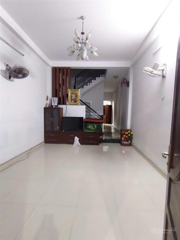 Cho thuê nhà 4pn sân oto  gần chợ long trường  quận 9