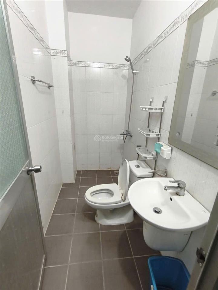 Cho thuê nhà 4pn sân oto  gần chợ long trường  quận 9