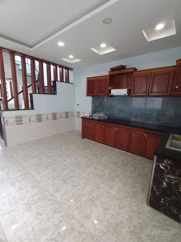 Cho thuê nhà 4pn sân đậu 2 oto  phường tân phú. quận 9 cũ