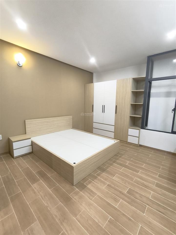 Cho thuê nhà đẹp 3 tầng 4pn. 5wc  đường 12 trường thọ. thủ đức