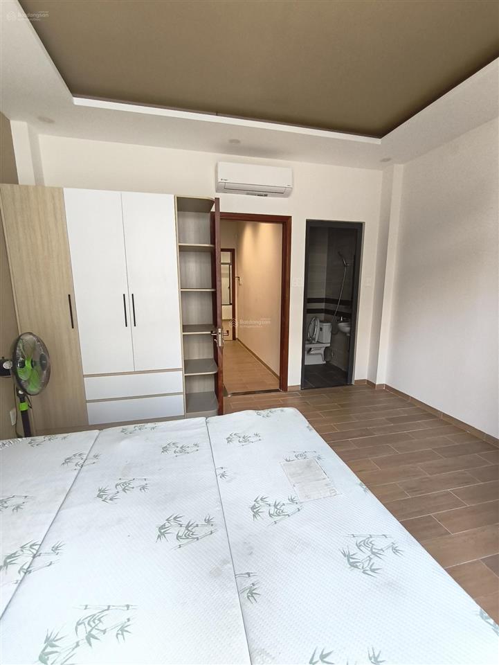 Cho thuê nhà đẹp 3 tầng 4pn. 5wc  đường 12 trường thọ. thủ đức