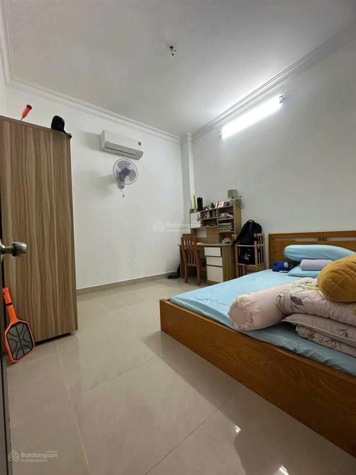 Cho thuê nhà 3 tầng 6pn. 5wc  gần trường hoa lư + ngã 4 thủ đức