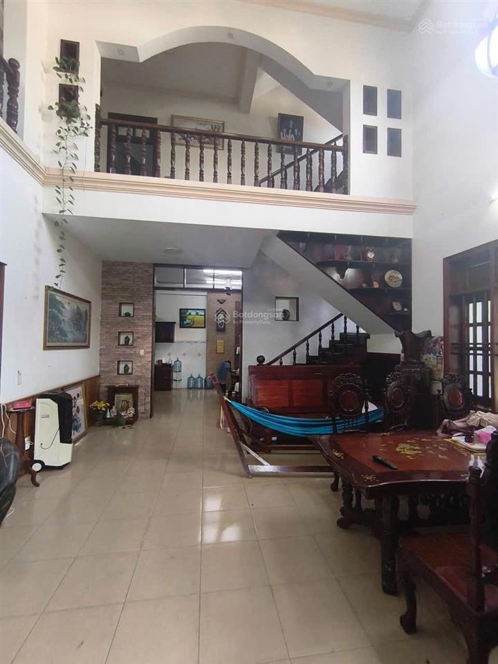 Cho thuê biệt thự sân vườn  quận 9