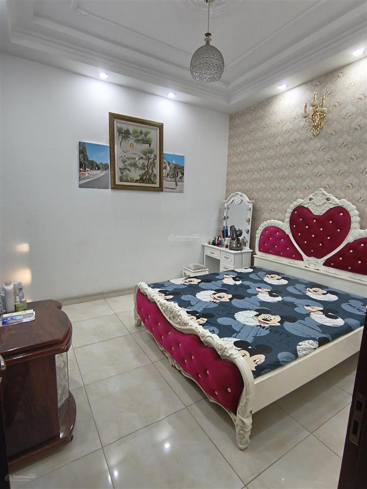 Cho thuê biệt thự  đường 5 linh chiểu (gần vincom thủ đức)