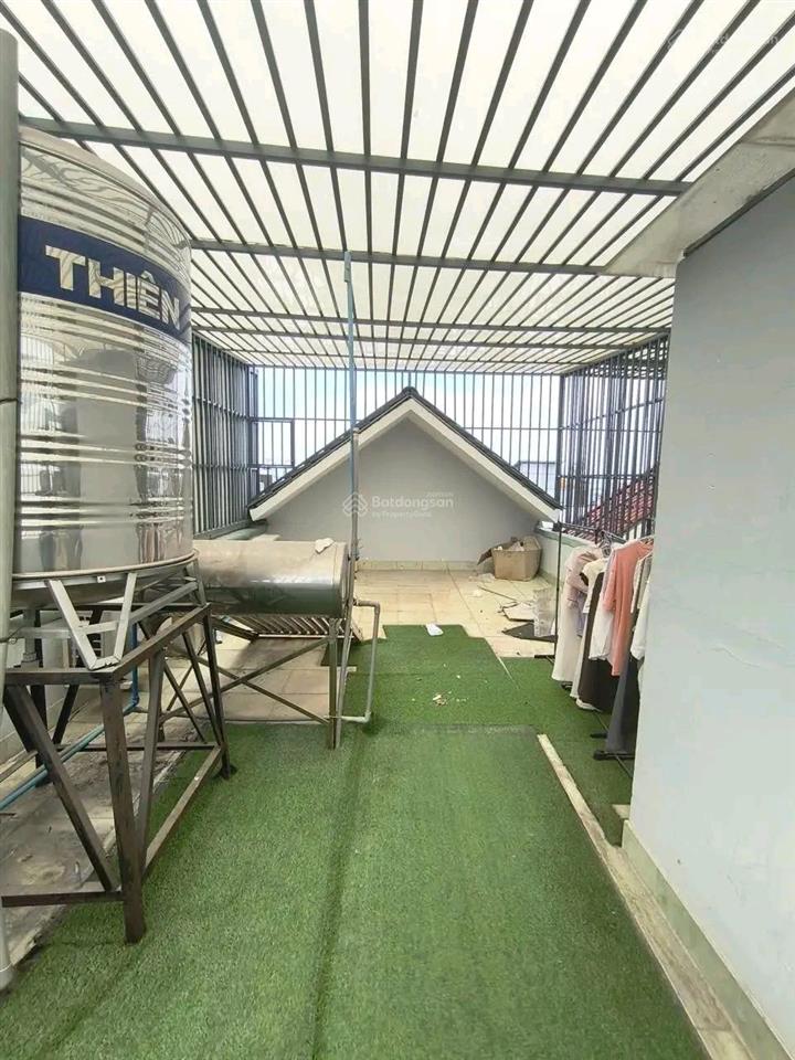 Cho thuê nhà 4pn. 3wc  đường lã xuân oai, quận 9