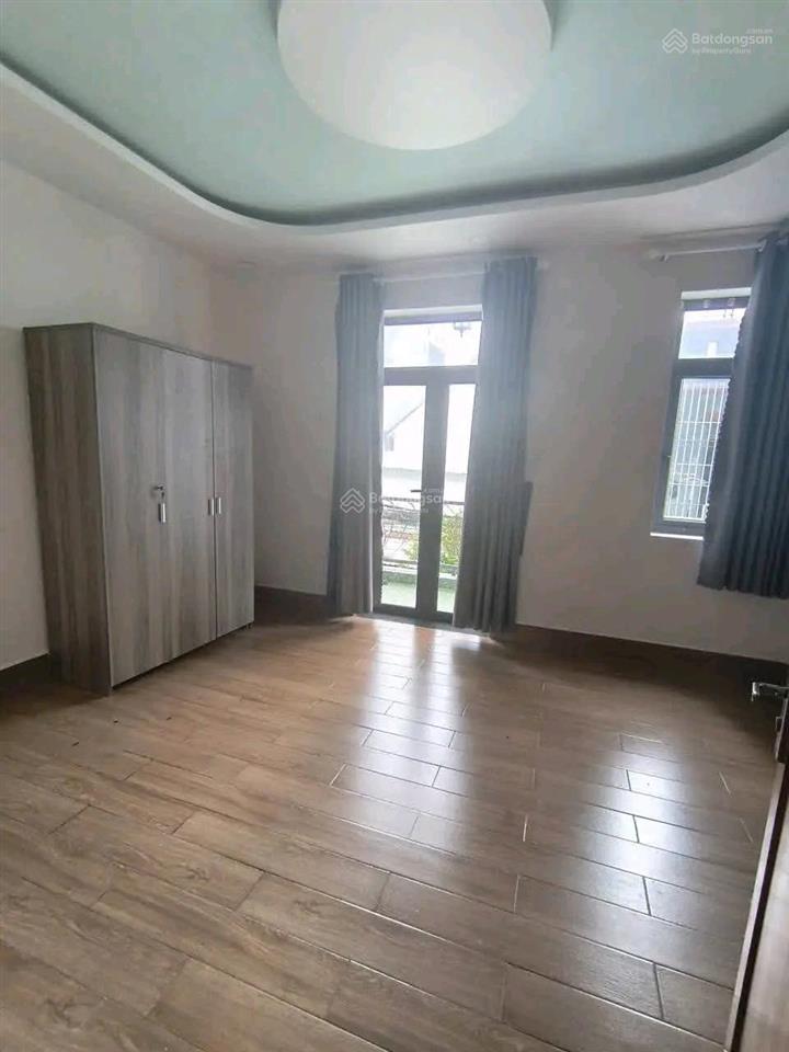 Cho thuê nhà 4pn. 3wc  đường lã xuân oai, quận 9