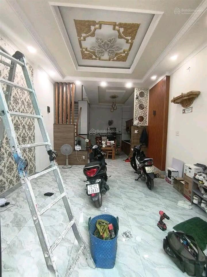 Cho thuê nhà 4pn. 3wc  đường lã xuân oai, quận 9