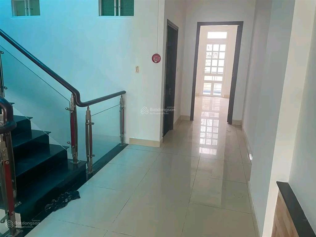 Cho thuê nhà 4 tầng đường man thiện  quận 9