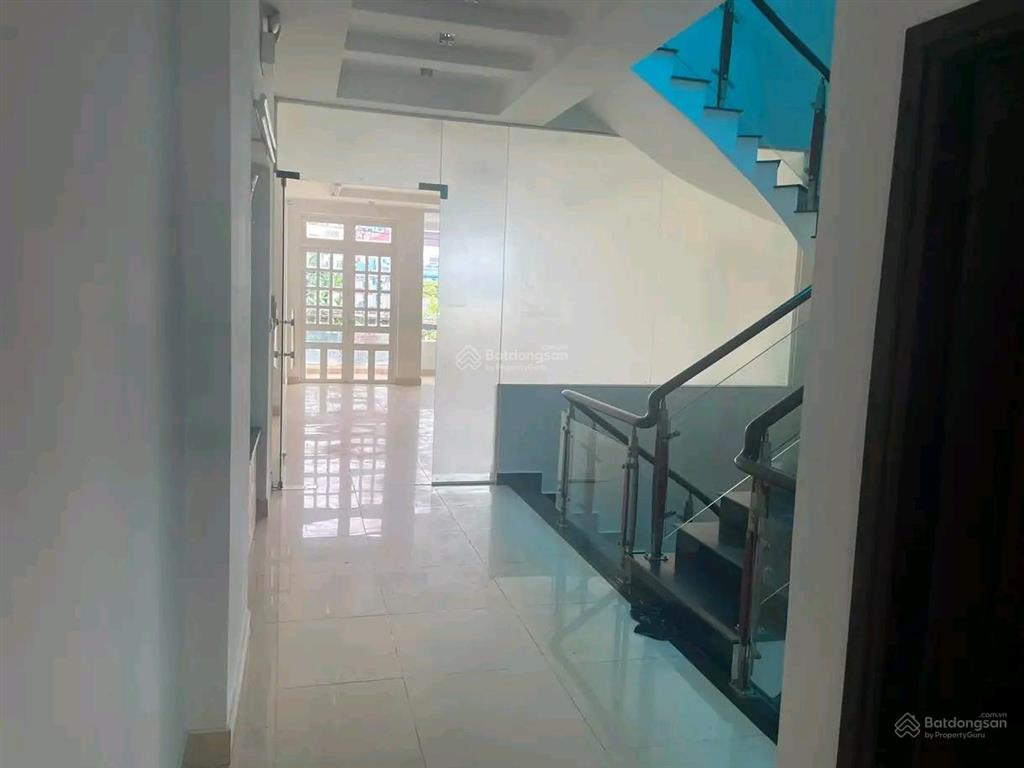 Cho thuê nhà 4 tầng đường man thiện  quận 9