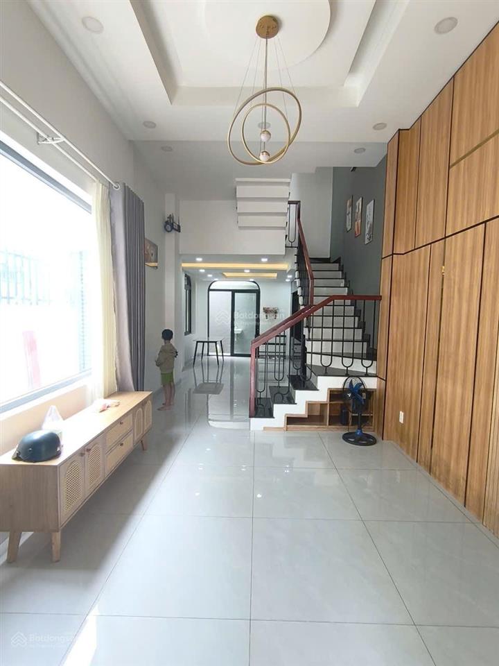 Nhà 3 lầu 4pn  đường 2 tăng nhơn phú b  quận 9
