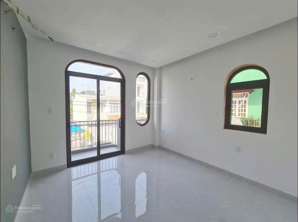 Nhà 3 lầu 4pn  đường 2 tăng nhơn phú b  quận 9