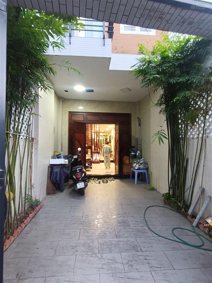 Nhà 3pn. 4wc sân oto  trường thọ, thủ đức