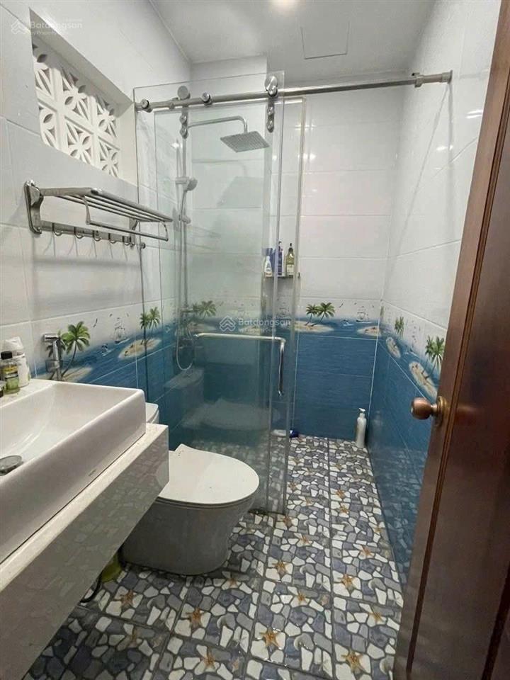 Nhà 4pn, 4wc, sân oto  đường 182 tăng nhơn phú a  quận 9