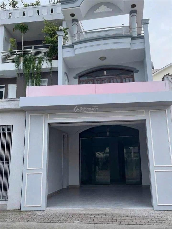 Cho thuê nhà mặt tiền  gần ngã 4 thủ đức