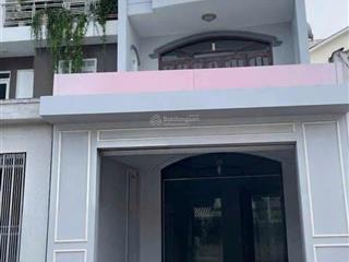 Cho thuê nhà mặt tiền  gần ngã 4 thủ đức