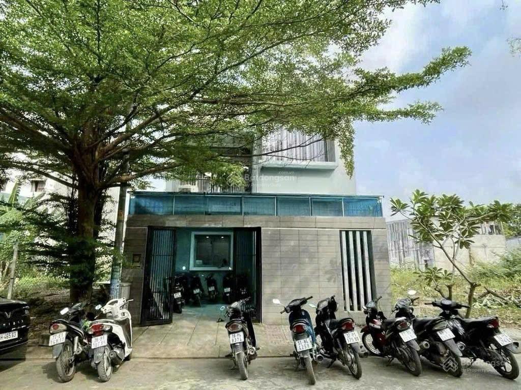 Cho thuê nhà khu phước thiện  sát vinhomes quận 9