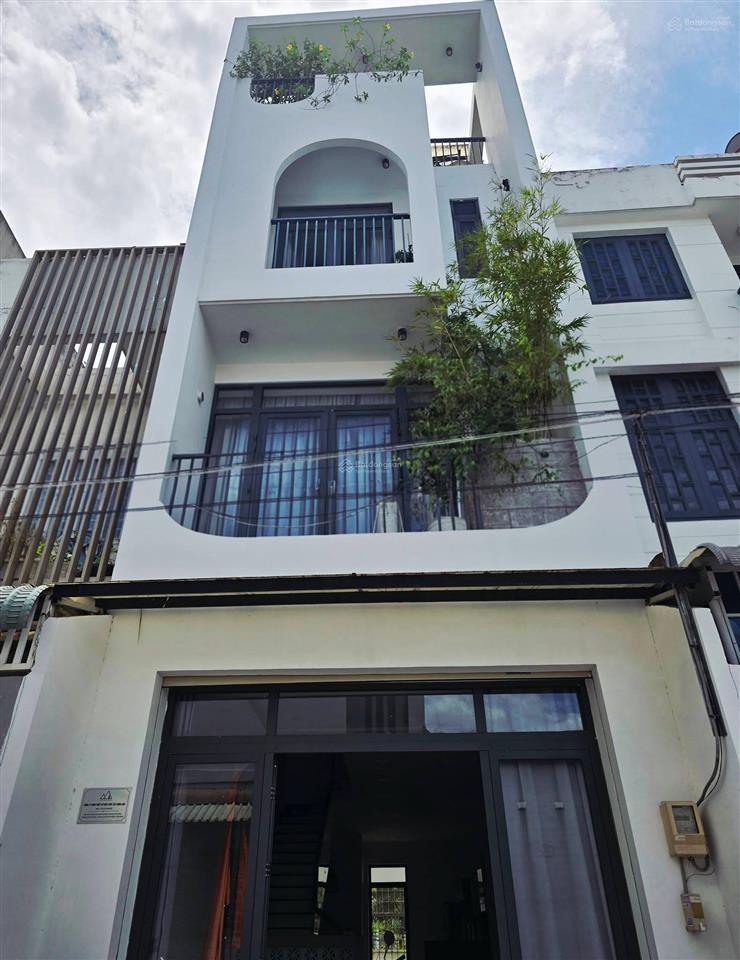 Cho thuê nhà 4pn  đường số 898 phú hữu, quận 9