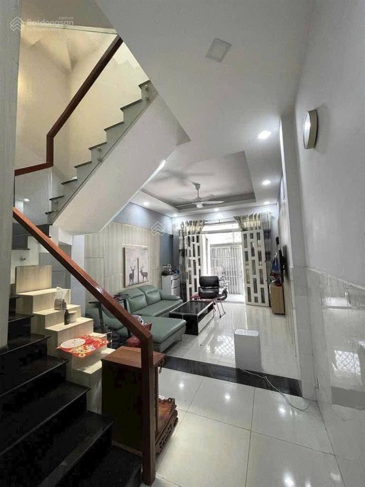 Cho thuê nhà 3pn hẻm 200 lê văn việt  quận 9
