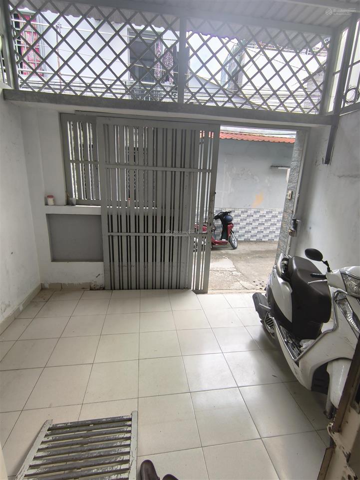 Cho thuê nhà 3pn hẻm 200 lê văn việt  quận 9