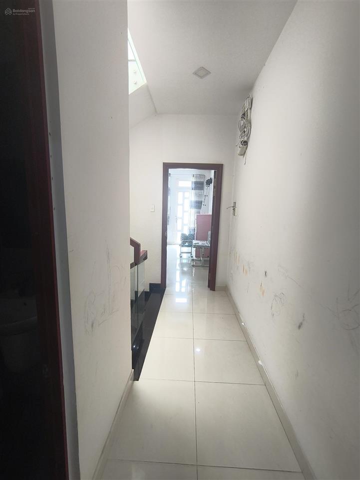Cho thuê nhà 3pn hẻm 200 lê văn việt  quận 9