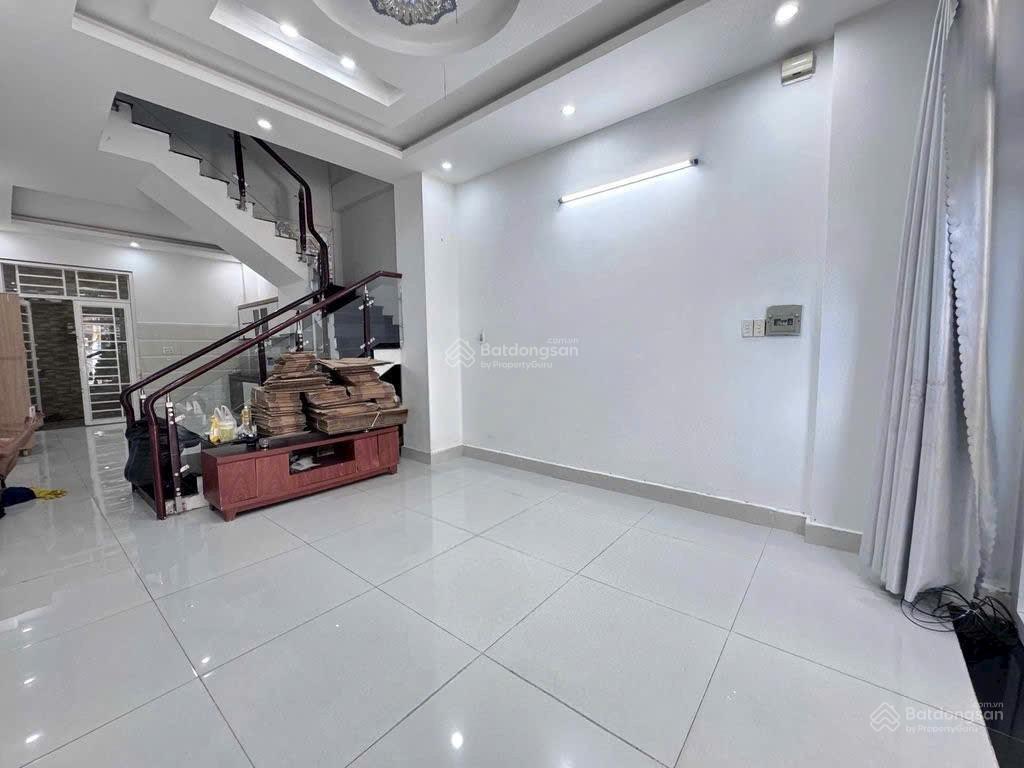 Cho thuê nhà 4pn.3wc  đường 30 linh đông, thủ đức (cách phạm văn đồng 500m)