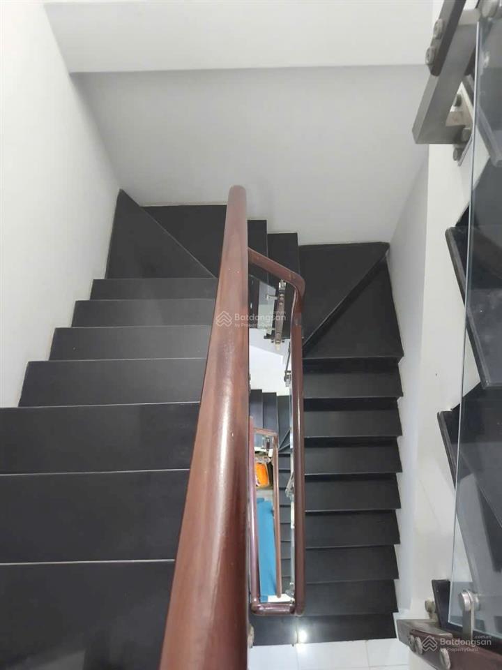 Cho thuê nhà 4pn.3wc  đường 30 linh đông, thủ đức (cách phạm văn đồng 500m)