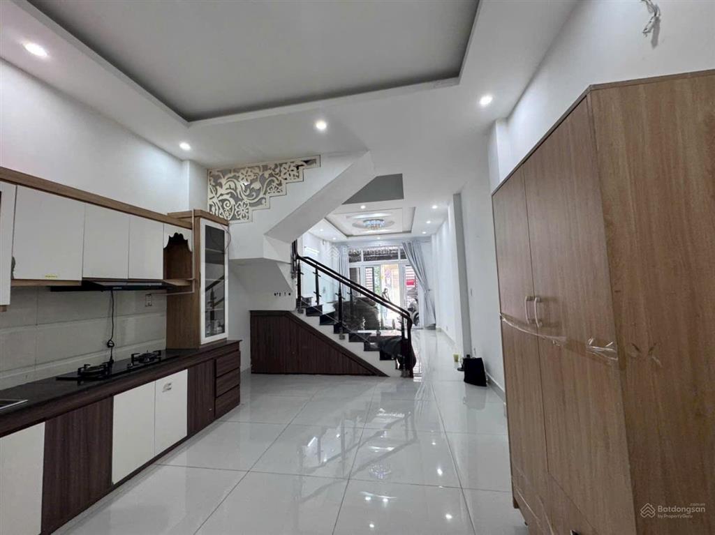 Cho thuê nhà 4pn.3wc  đường 30 linh đông, thủ đức (cách phạm văn đồng 500m)