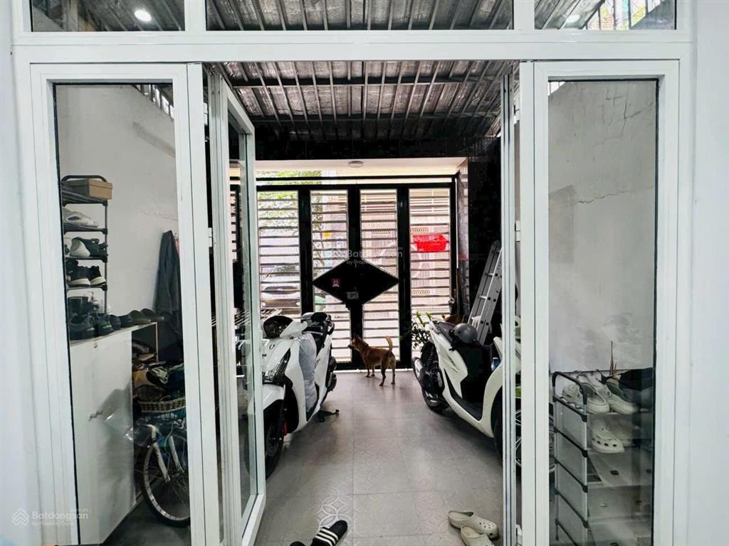 Cho thuê nhà 4pn.3wc  đường 30 linh đông, thủ đức (cách phạm văn đồng 500m)