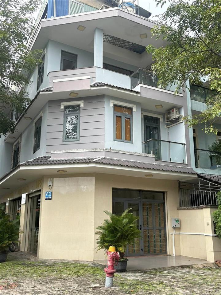Căn góc 2 mặt tiền  kdc him lam phú đông  thủ đức