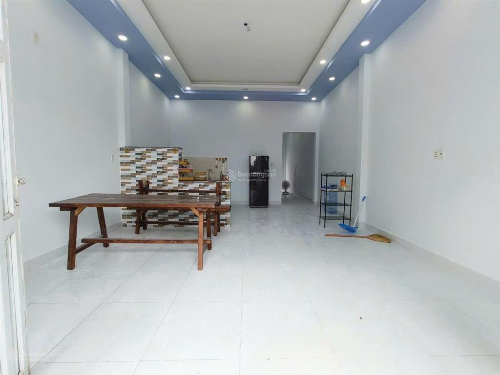 Nhà cấp 4 2pn sân oto  gần ngã 3 mỹ thành  quận 9