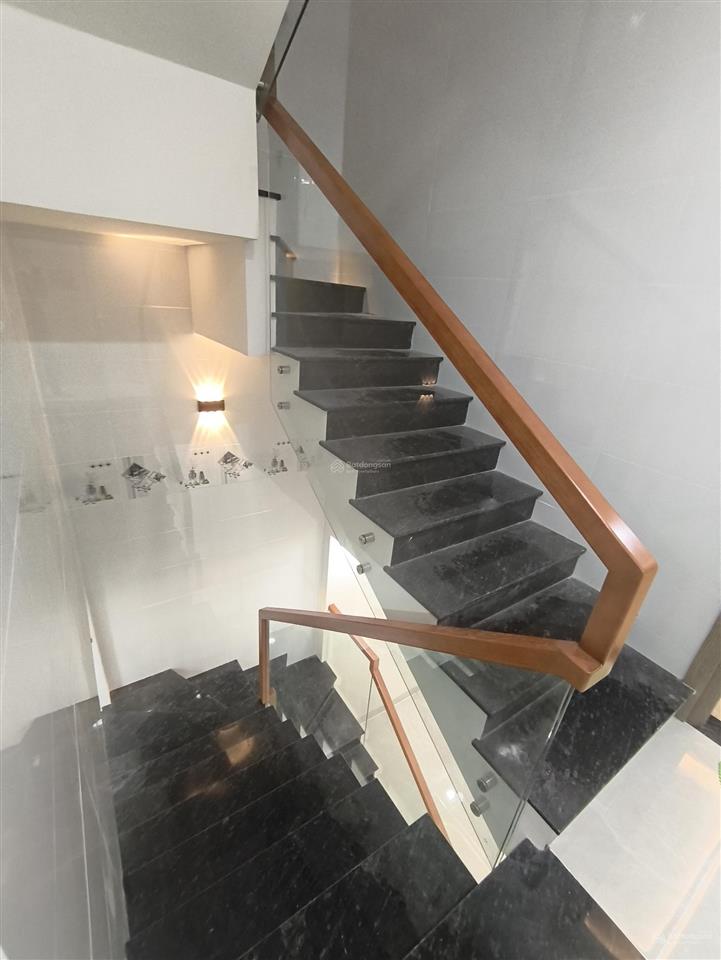 Nhà mới xây 4pn. 3wc đường lò lu, trường thạnh  quận 9