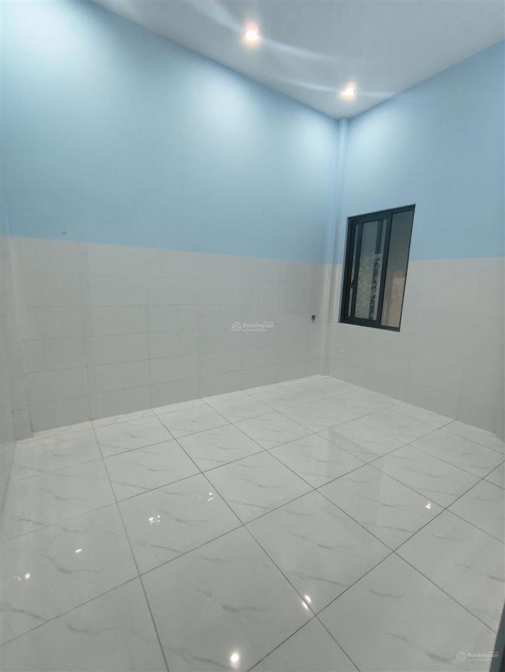 Nhà cấp 4 2pn sân rộng  đường 102 tăng nhơn phú a. quận 9 cũ