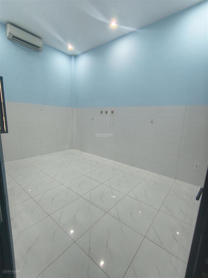 Nhà cấp 4 2pn sân rộng  đường 102 tăng nhơn phú a. quận 9 cũ